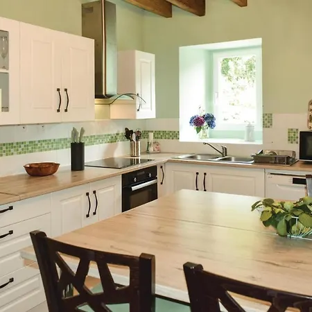 In W/ 3 Bedrooms *